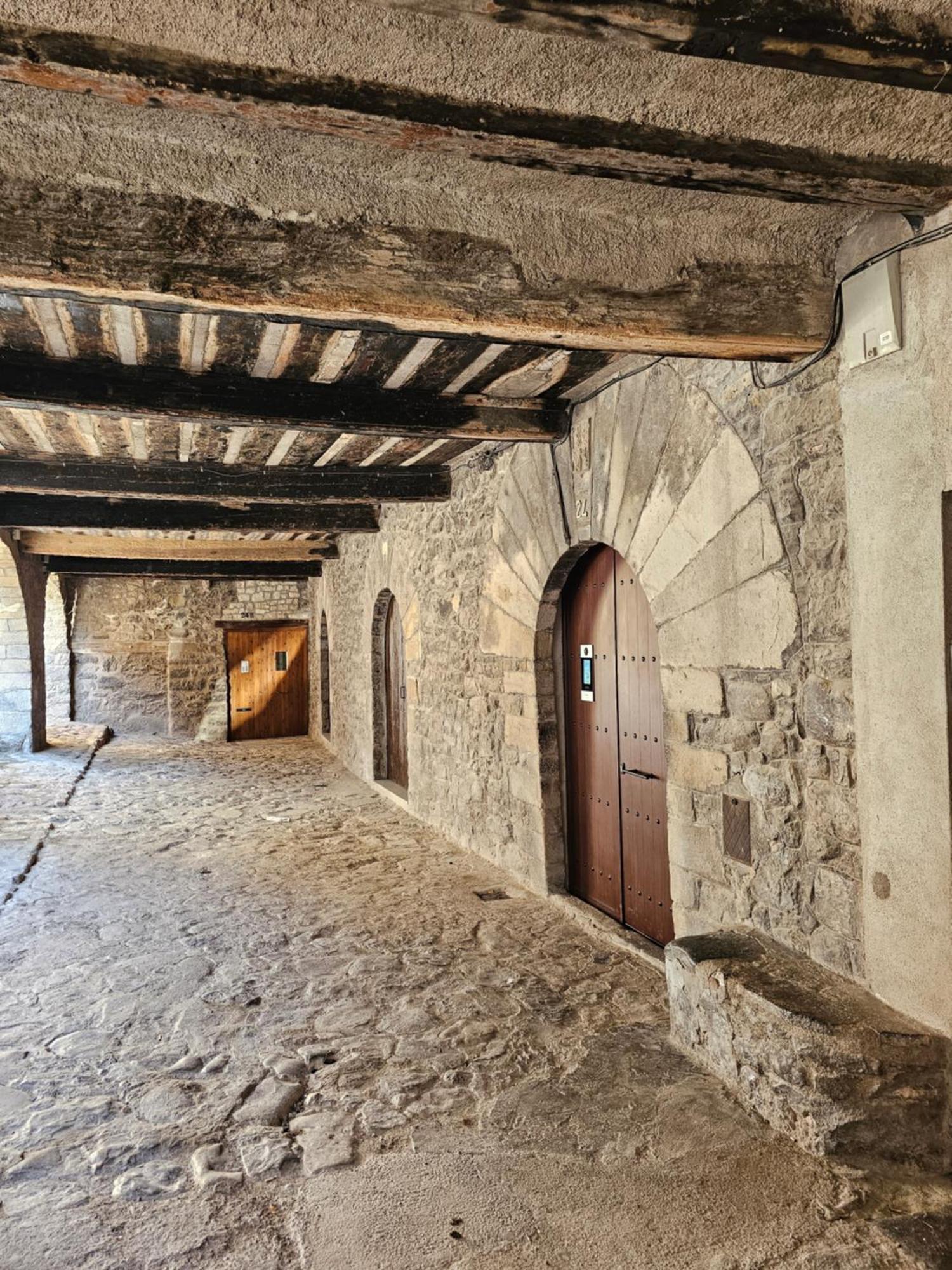 En El Corazon De Baga, Precioso Pueblo Medieval 外观 照片